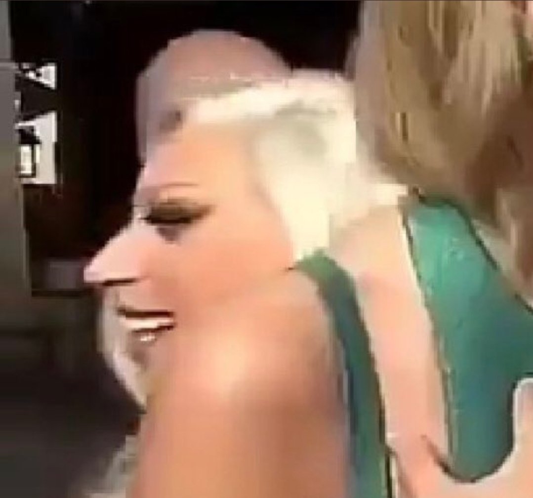 laurabinp's tweet image. Florianópolis que tem o mesmo shape da lady gaga