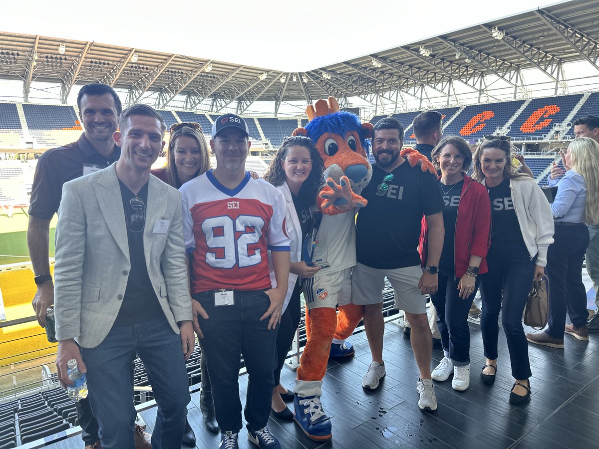 seiconsulting's tweet photo. Congrats SEI Cincinnati! They’ve been named as a finalist in the Large Company category for the @BusinessCourier's Best Places to Work 2024! Huge thanks to our fantastic team 🙌 

#BestPlacesToWork  #Teamwork #LifeAtSEI https://t.co/6rD2dhhDfH