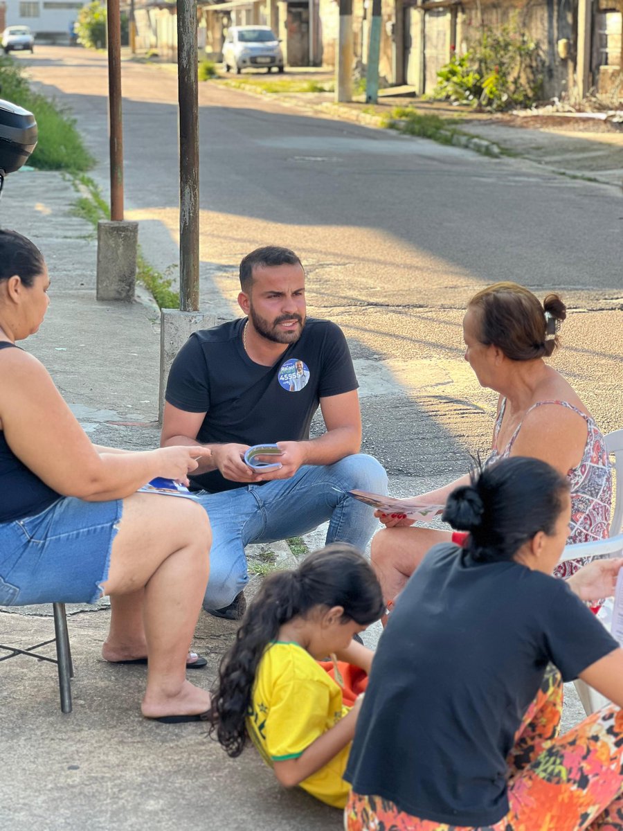 RafaeldoAC's tweet photo. Hoje, nosso compromisso com Morabi ficou ainda mais forte. Caminhamos pelas ruas, ouvindo as histórias e necessidades de cada morador. ❤️

É aqui que o futuro começa, junto com vocês, rumo a um bairro mais próspero e justo para todos! 4️⃣5️⃣5️⃣5️⃣5️⃣

Vamos juntos nessa jornada! ✊🏽 https://t.co/TnMd5uRwVK