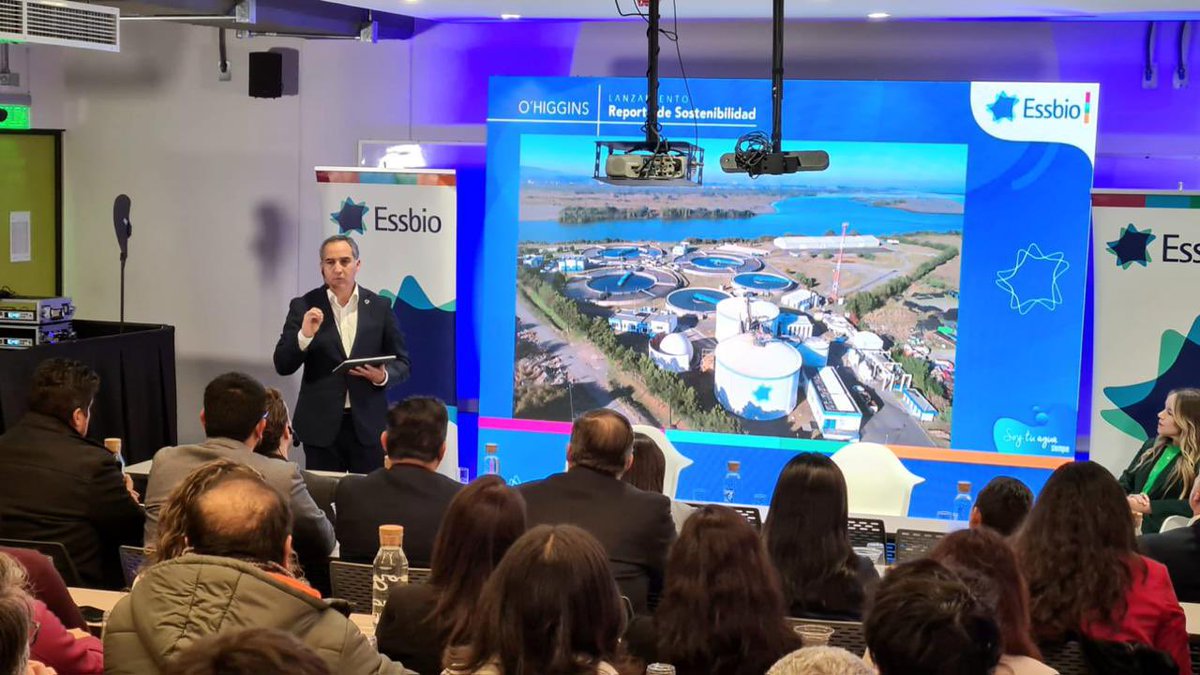 essbio's tweet photo. 18 años reportando… la primera empresa sanitaria en difundir sus desafíos de sostenibilidad, y una de las primeras compañías en Chile. Han pasado muchos años, pero el compromiso ambiental, social y de gobernanza; sigue intacto. Lanzamiento Reporte Sostenibilidad @essbio https://t.co/PBOryOZuQ1