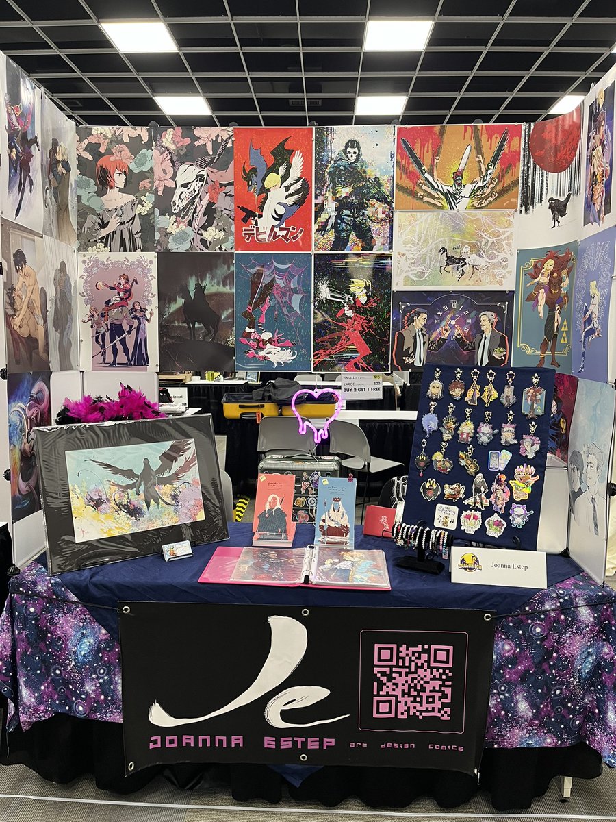 Booth 406 in Comic and Pop Artist alley is looking good! Maybe tomorrow I’ll actually get a photo of myself behind it. 😂