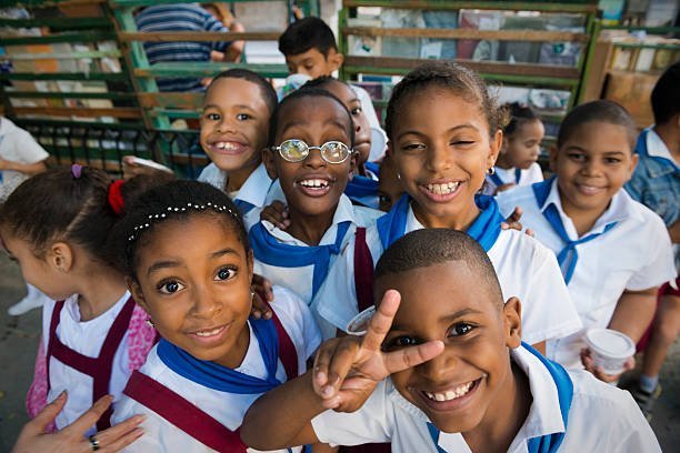 Este lunes se rompe el corojo, de vuelta a las aulas.
#Cuba