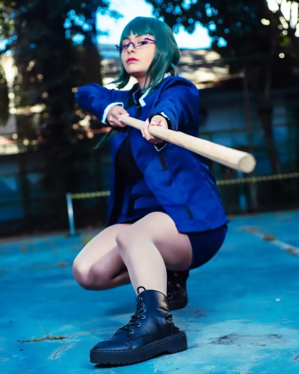 Postando o que nunca postei agora pra ninguém ver kkkkk Fotinhas do meu cosplay de Maki de Jujutsu Kaisen pra deixar como "The End" do Twitter ❤️