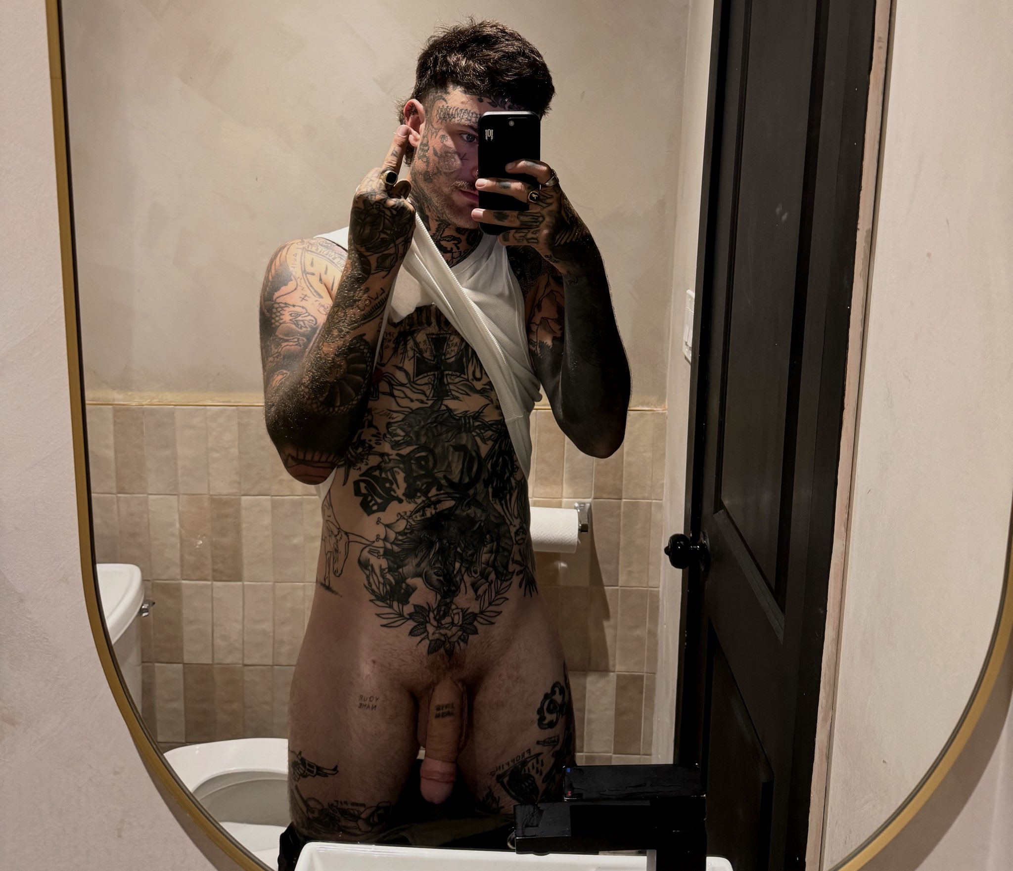 Dm me your nearest major city on snap if you wanna book me for 1 night of fun https://t.co/MvvjUes8Oq