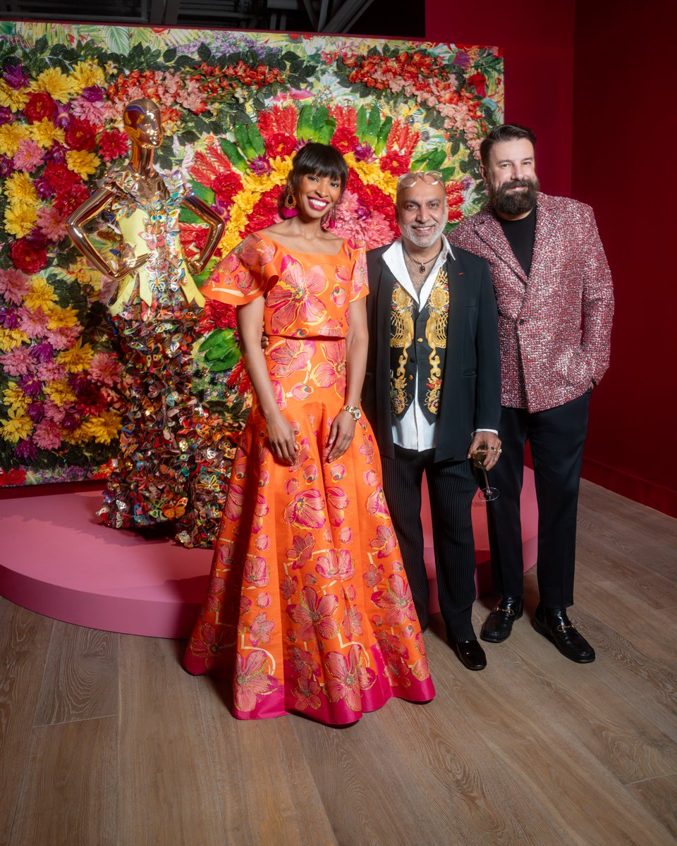 A round of applause for the powerful trio that brought us “Manish Arora: Life Is Beautiful.”

👏 Manish Arora
👏 Alex Delotch Davis, executive director of SCAD FASH and Atlanta exhibitions
👏 Rafael Gomes, creative director of SCAD FASH museums

Exhibition closes Sept. 10!
