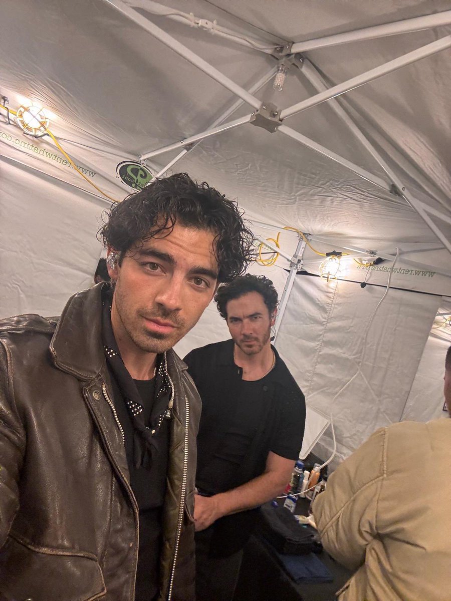 dailyjonasbr's tweet photo. https://t.co/dftxnXYQHP