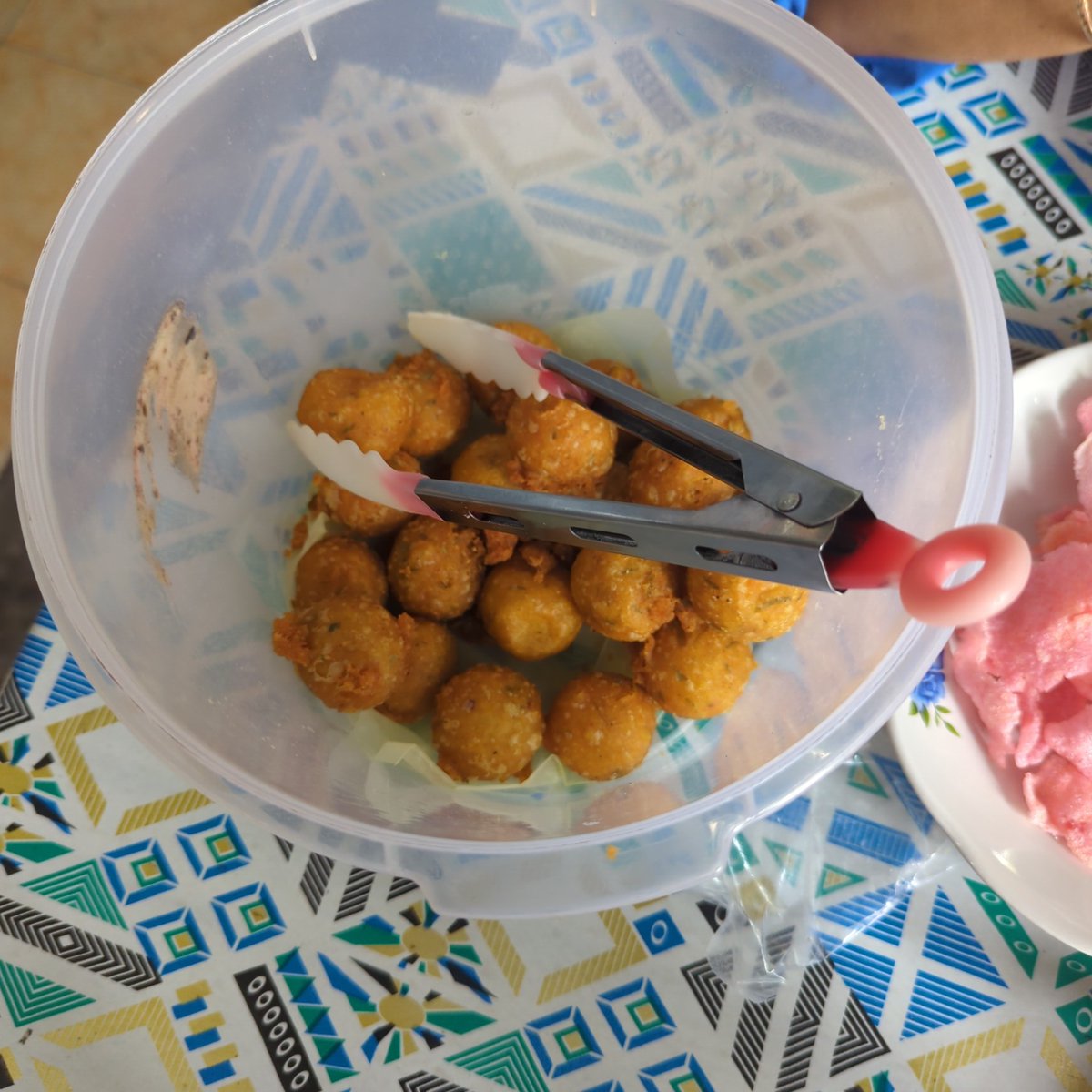KataMangu's tweet photo. Salalawak, Snack minang dari tepung beras dan ikan bilih https://t.co/TwqCYvGvji