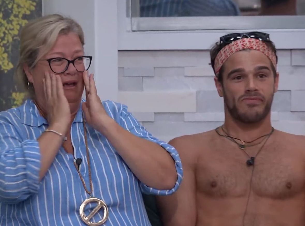 realityreacts's tweet photo. does it ever drive you crazy just how fast the night changes #bb26 https://t.co/Z5OQK2b4oJ