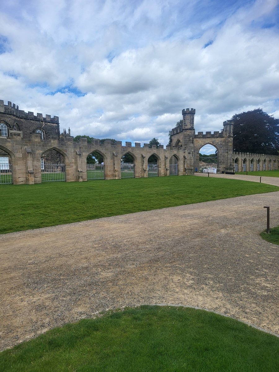 BA62JEFF's tweet photo. Good walk around the grounds. https://t.co/pY3IRb3QWU