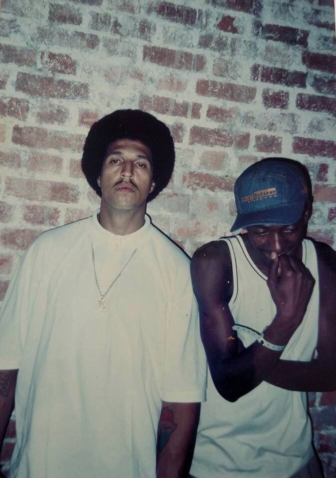 FotosDeFatos's tweet photo. Pedro Paulo Soares Pereira e Mauro Mateus dos Santos, Mano Brown e Sabotage, dois dos maiores nomes da história do RAP nacional e figuras reconhecidamente influentes durante a década de 90 e inicio dos anos 2000. ©Fabiano Augusto https://t.co/JLhia0SWRZ