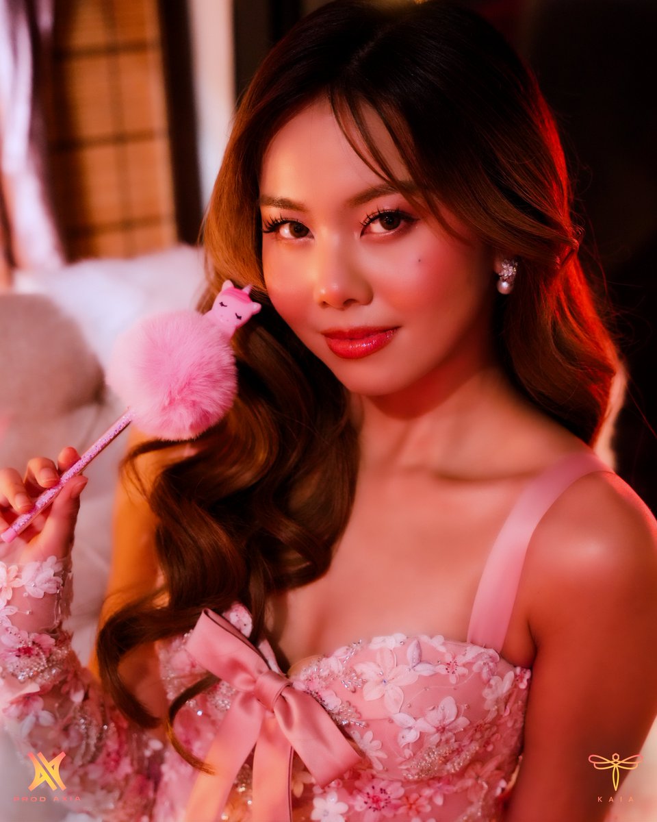 prodaxia's tweet photo. [PLAY AXIA]

KAIA Sophia 🦊 PLAY AXIA 
Concept Photos

Watch our latest PLAY AXIA here
📌 https://t.co/mDZBap7IKU

Watch her cover of 'Red Wine Supernova' here
📌 https://t.co/wdMCzOOcqQ 

PLAYAXIA with KAIASophia
#PLAYAXIA #PRODAXIAPRESENTS #KAIA @KAIAOfficialPH https://t.co/WOeVbQSowQ