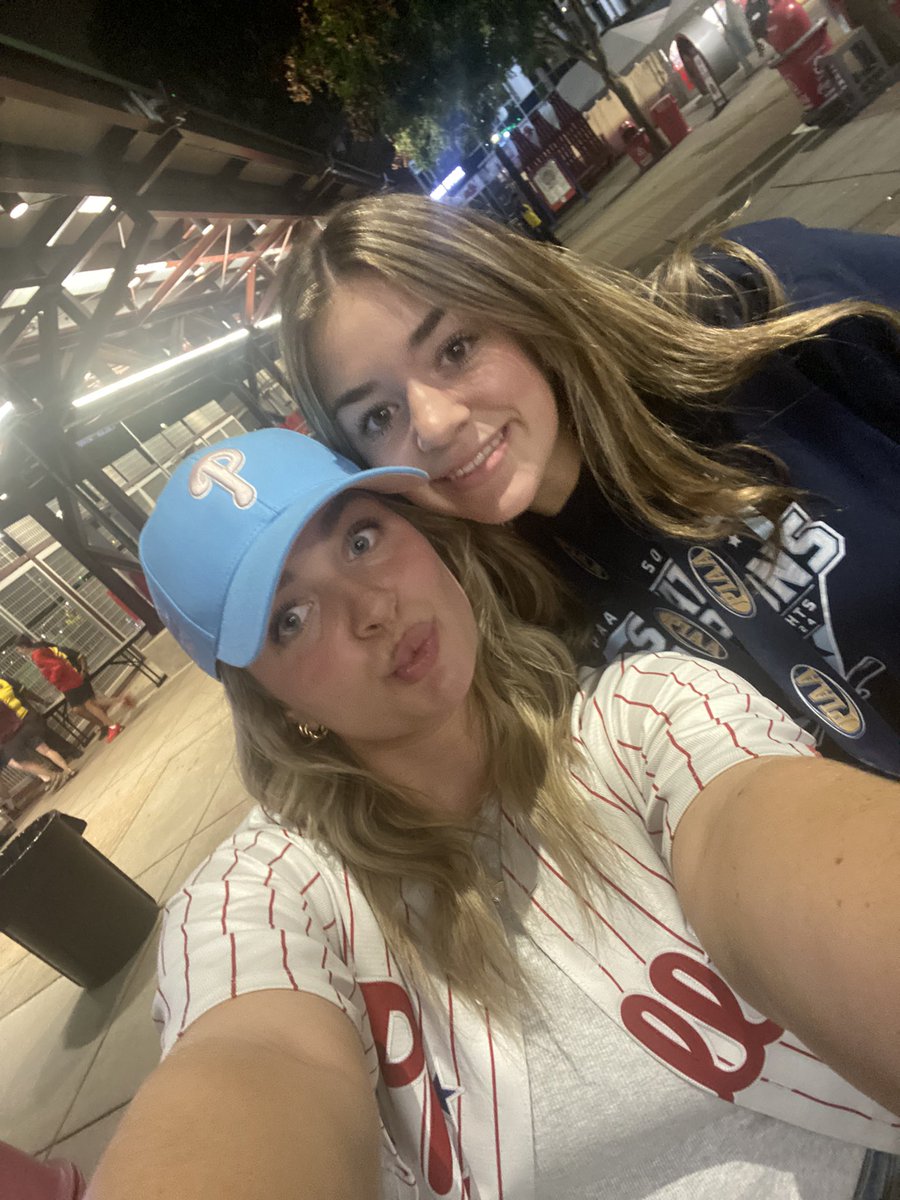 EmilyGroarke's tweet photo. Go Phil’s!!!!!! https://t.co/1PwI3KvtMa