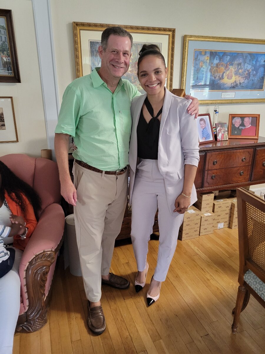 refi_guy's tweet photo. Closed earlier today for this whole family 29 Lincoln St, North Haven, CT for $395,000 w/ Exit DKC Realtor Yulisol Francisco…congrats to my client buyers 🤘😉 https://t.co/8enG3iIEyK