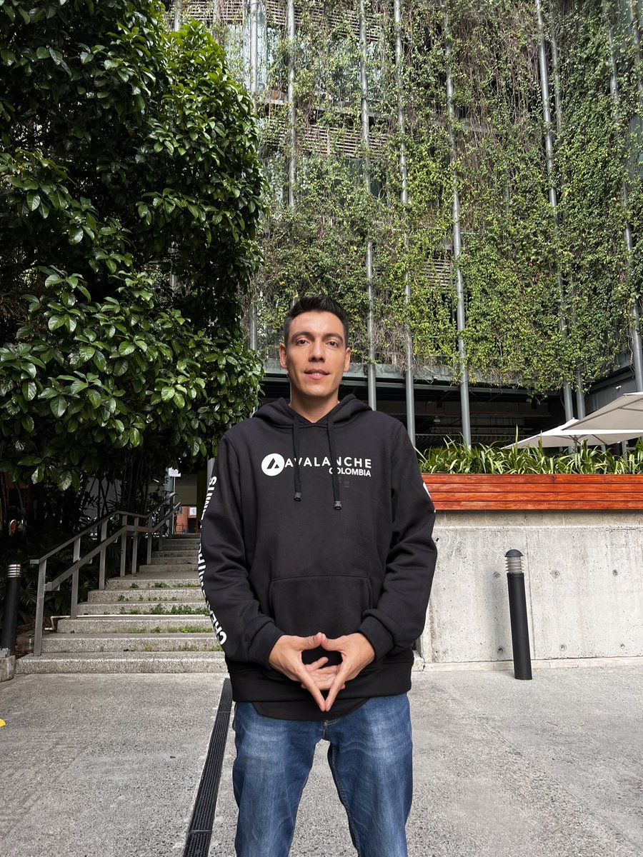 ¡Conversamos con <a href="/WTMmed/">#WomenTechmakers Medellín</a>, <a href="/AvaxColombia/">Avalanche Colombia 🔺🇨🇴</a>, <a href="/ReactJSgirls/">ReactJS Girls</a> y <a href="/fof_mede/">Friends of Figma Medellín</a> comunidades que han sido cercanas a nuestra Corporación! 

Y coincidimos en lo valioso de estos espacios para aprender, hacer amigos, iniciar tu carrera en tecnología y conocer cómo han crecido otras personas. 🧠