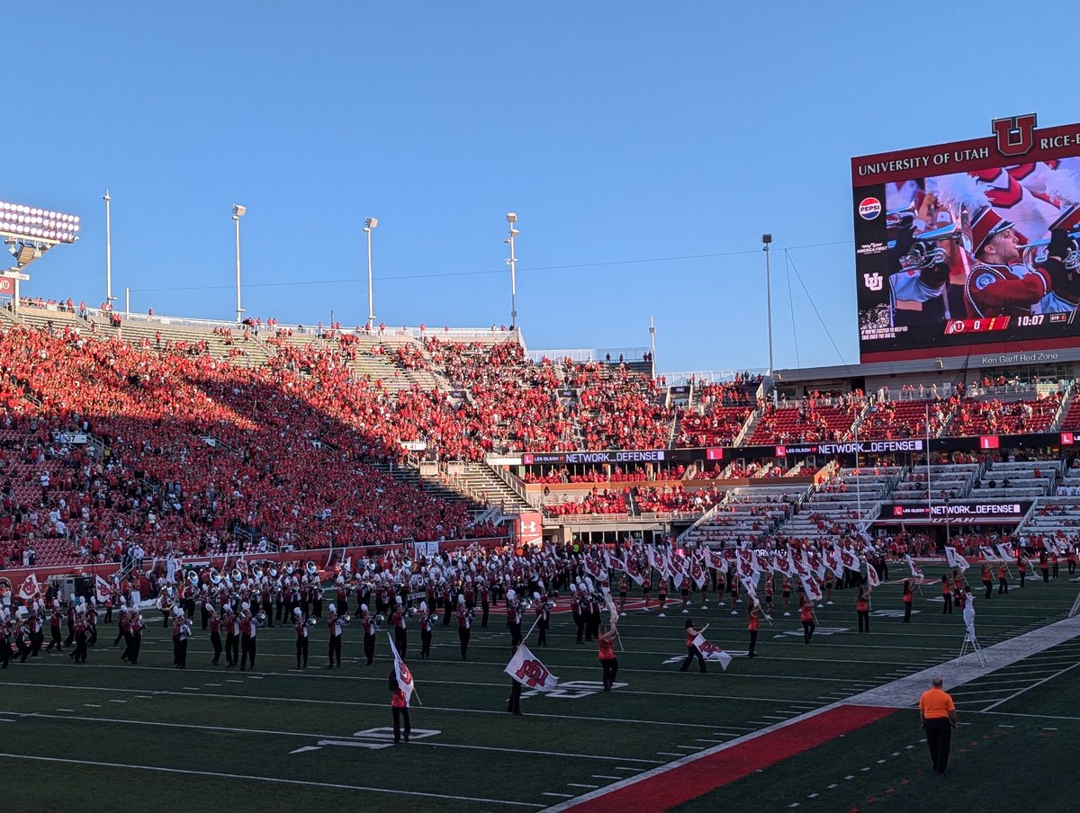 BevanWeed's tweet image. With 10 minutes till kick Muss filling in well. #GoUtes