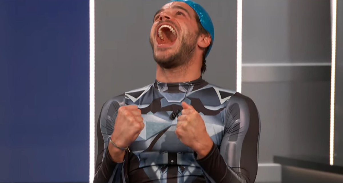 BBLiveUpdaters's tweet photo. #BB26 
Tucker finds out he won $20,000 as the AI Instigator. https://t.co/q1IjiaCGem
