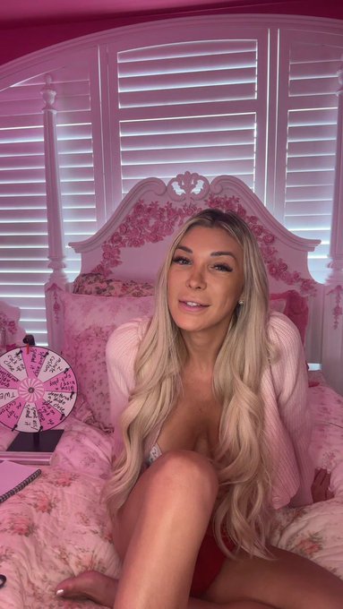 Aubrey Kate VIP is live now! https://t.co/VbfPuVy04g https://t.co/qryysfs5im