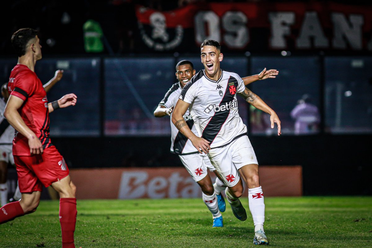VascodaGama's tweet photo. 𝑷 𝑼 𝑴 𝑰 𝑻 𝑨  🚀🇺🇾💢

📸: Matheus Lima | #VascoDaGama https://t.co/EYvRy57clT