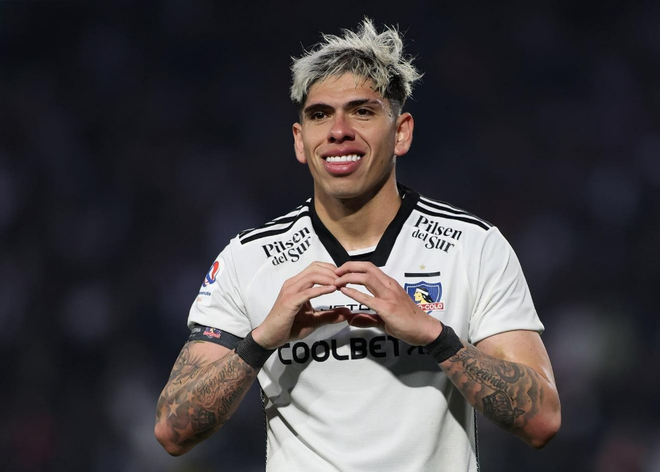 Carlos Palacios mantiene la calma pese a la presión en Colo Colo.