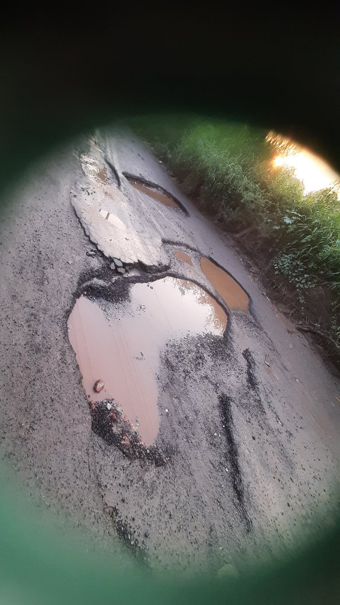 ManishChandrol1's tweet photo. @gdagzb @dm_ghaziabad @CMOfficeUP ये है रोड की हालत 1-1 ft के गड्ढे हो रखे हैं। आए दिन किसी ना किसी वाहन का एक्सीडेंट होता रहता है। कई बार complain डाली पर कोई कार्यवाही नहीं हुई। ये रोड VVIP address और Devika skypers RNE के पास मे है जो main connecting रोड है highway के लिए https://t.co/WthzNqifQv