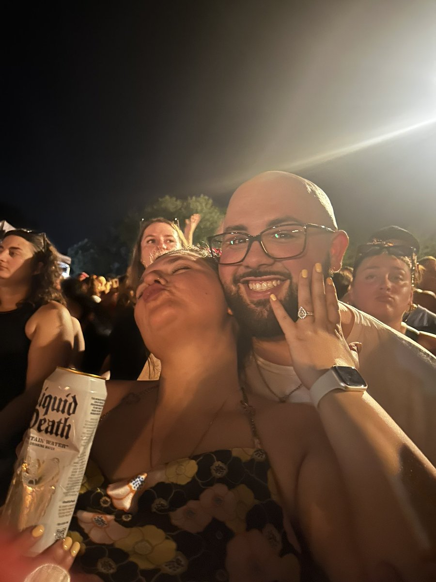 karasmosny's tweet photo. @TPAIN  please please please come to our wedding and play best love song https://t.co/7JL31fnynu