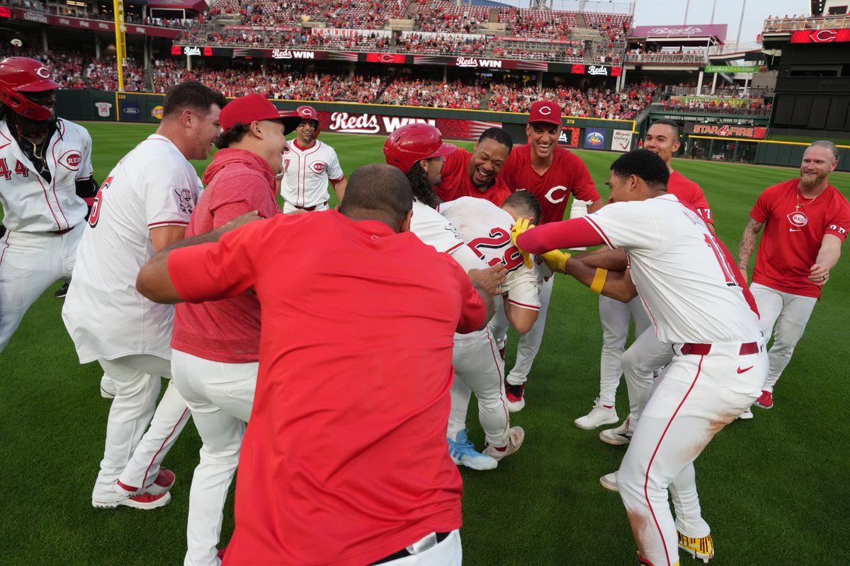 Reds tweet picture