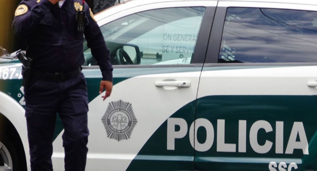 EjeCentral's tweet photo. #Entérate │ ⚠ La @SSC_CDMX informó que un joven fue lesionado por #balines tras una discusión familiar en la Gustavo A. Madero y fue auxiliado en el Centro Histórico 🚔
https://t.co/i6f9MpNZWz https://t.co/0UFmuMkdfV