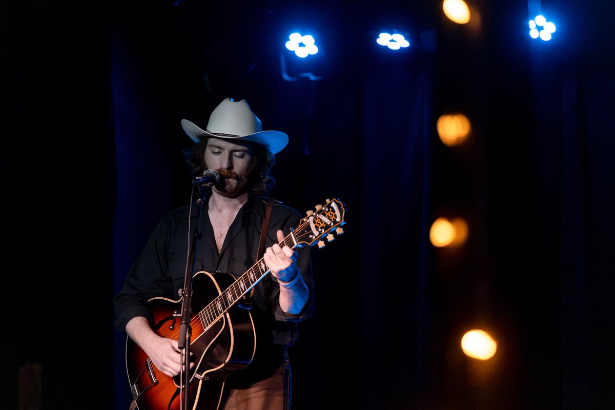 Christopher tweet media