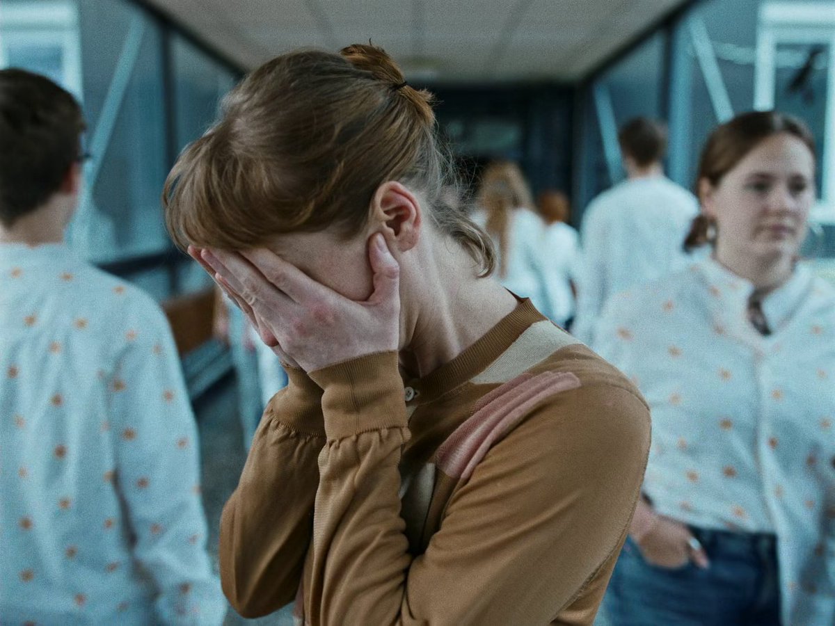 PabloPlanovsky's tweet photo. Qué buena película The Teachers Lounge. Un drama sobre una escuela alemana que funciona como radiografía contemporánea: la incompetencia, la hipocresía, la falta de control y de autoridad. Y muy bien actuada. https://t.co/Y1RZAOFcG4