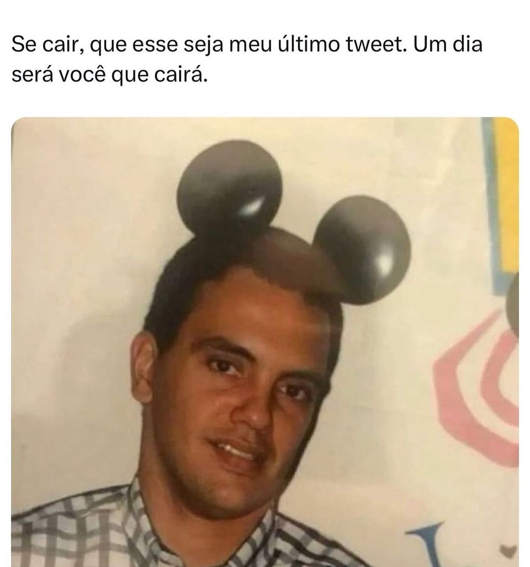Debynha44's tweet photo. HAHAHAHHAHA https://t.co/qZcYw4eqyL
