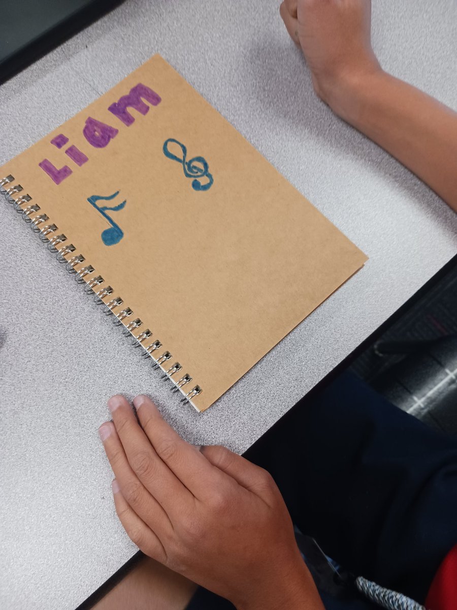 MrsYoungQuest's tweet photo. Choir journals, ready to their story with music! #whyiquest https://t.co/vqZJugh3ZS