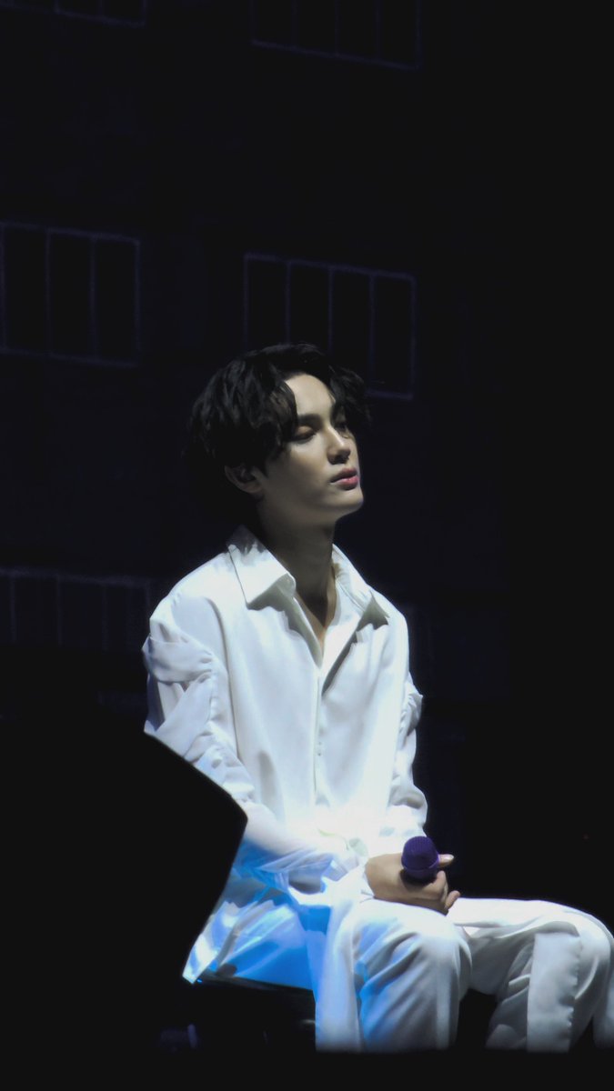 iskiTheB's tweet photo. Sharing is Caring!
Sharing these photos from Zene2 with you, TheBs! I didn't add the watermark incase you want to use them as wallpaper. 

#더비구함 #더보이즈 #THEBOYZ #TBZ #ZENERATION2_MNL https://t.co/IzL7XTieQK