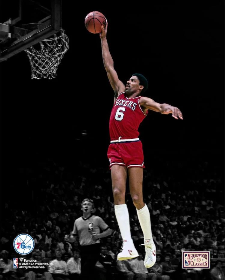 LoloWM's tweet photo. @latsot The legs remind me of Dr. J. https://t.co/HvqFJ7crPz