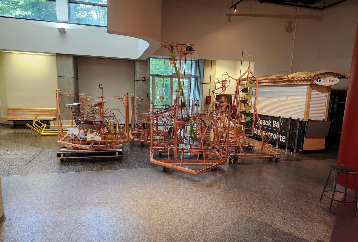 SaveOSC's tweet photo. Sign the Letter: https://t.co/b9wFFdun2t
Call the Premierโs Office: 416-325-1941
What a cruel employer @fordnation is.
Forcing @OntScienceCtr employees to take down & ship out exhibits before laying them off. https://t.co/zMU8Xg4Td0