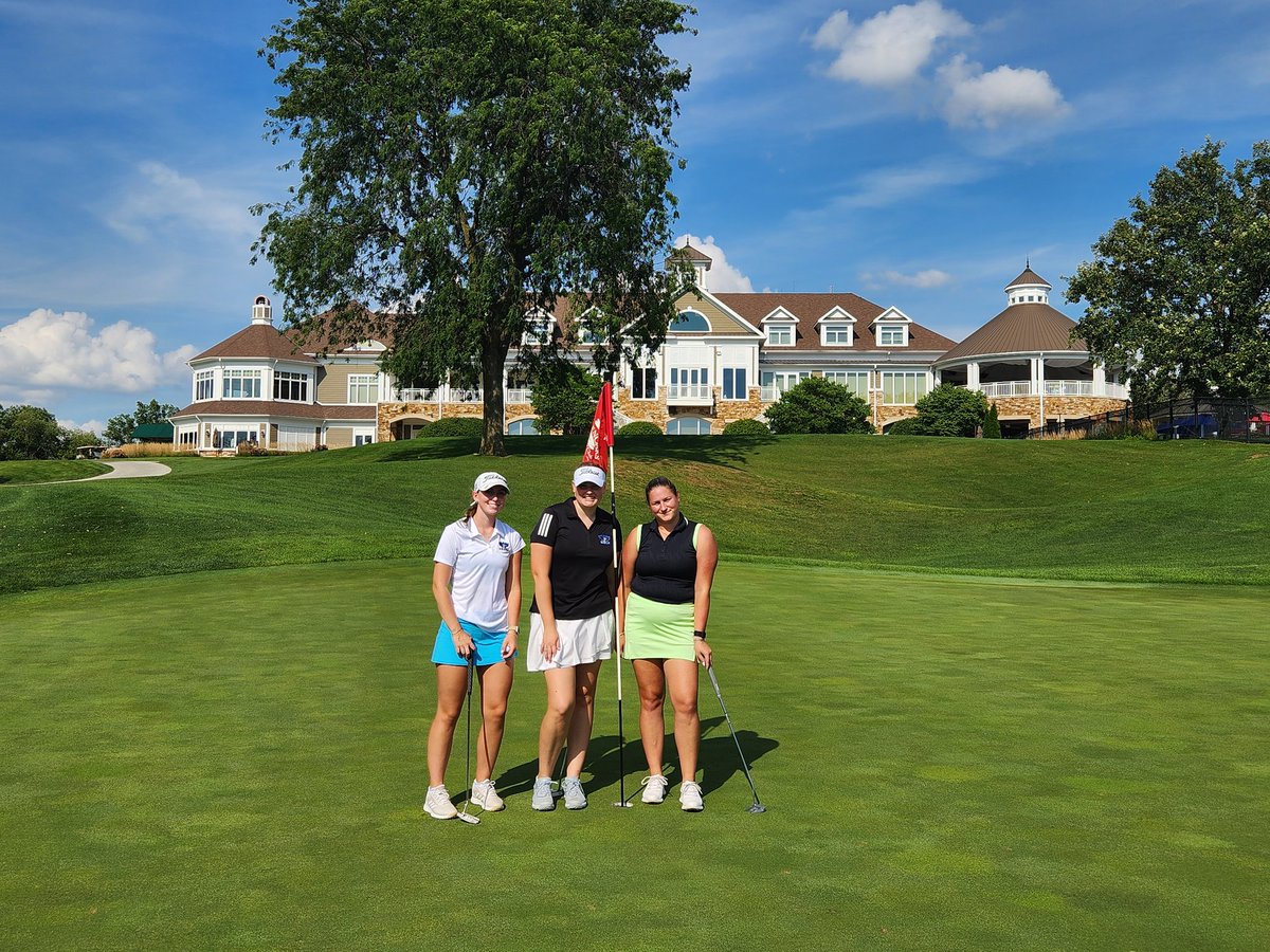 DMACC Day at Glen Oaks Country Club! Special Thanks to former Bears Matt Mikkelson and Colin Hackett for hosting the teams! Great time had by all on an AMAZING course! #bear4life