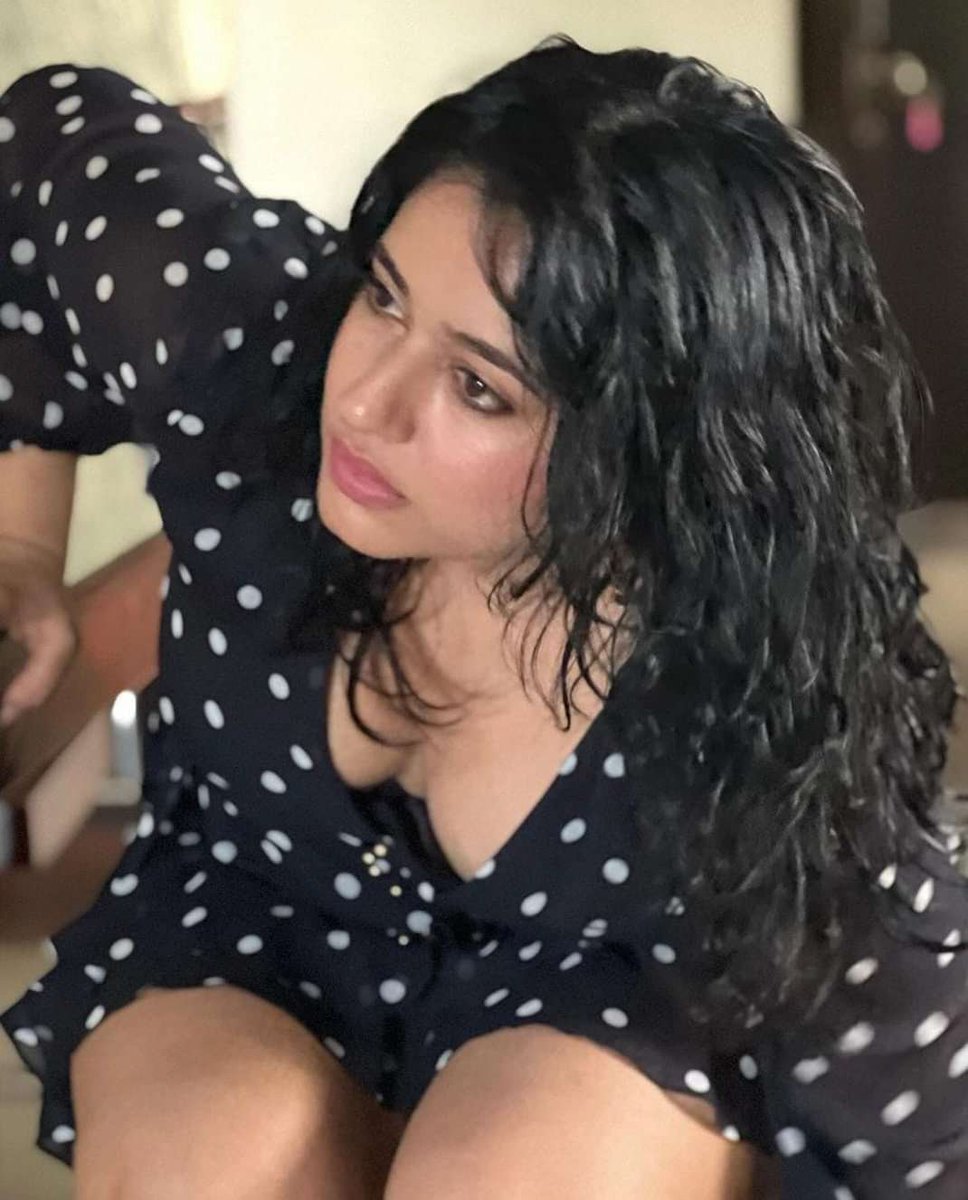 Poonam 🤤