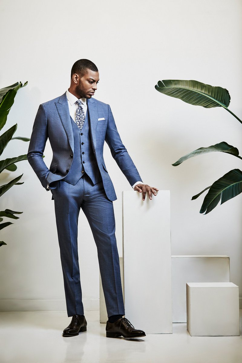 Custom is the difference
#customsuit #menswear #bespoke #bespokesuit #mensfashion #suitup #customclothing