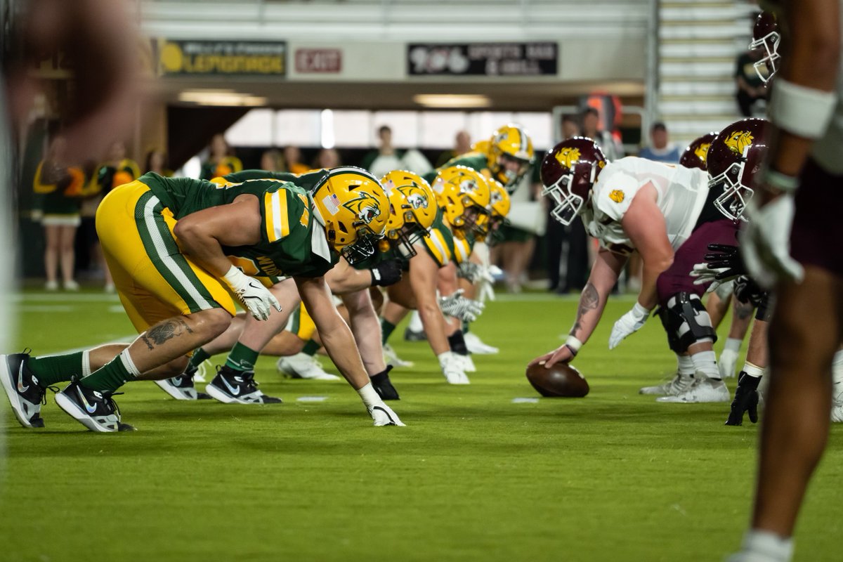 UMDBulldogs's tweet image. No. 17 @UMD_Football Takes to the Air to Defeat Northern Michigan 35-7 in Season Opener

Recap: umdbulldogs.com/news/2024/8/29…