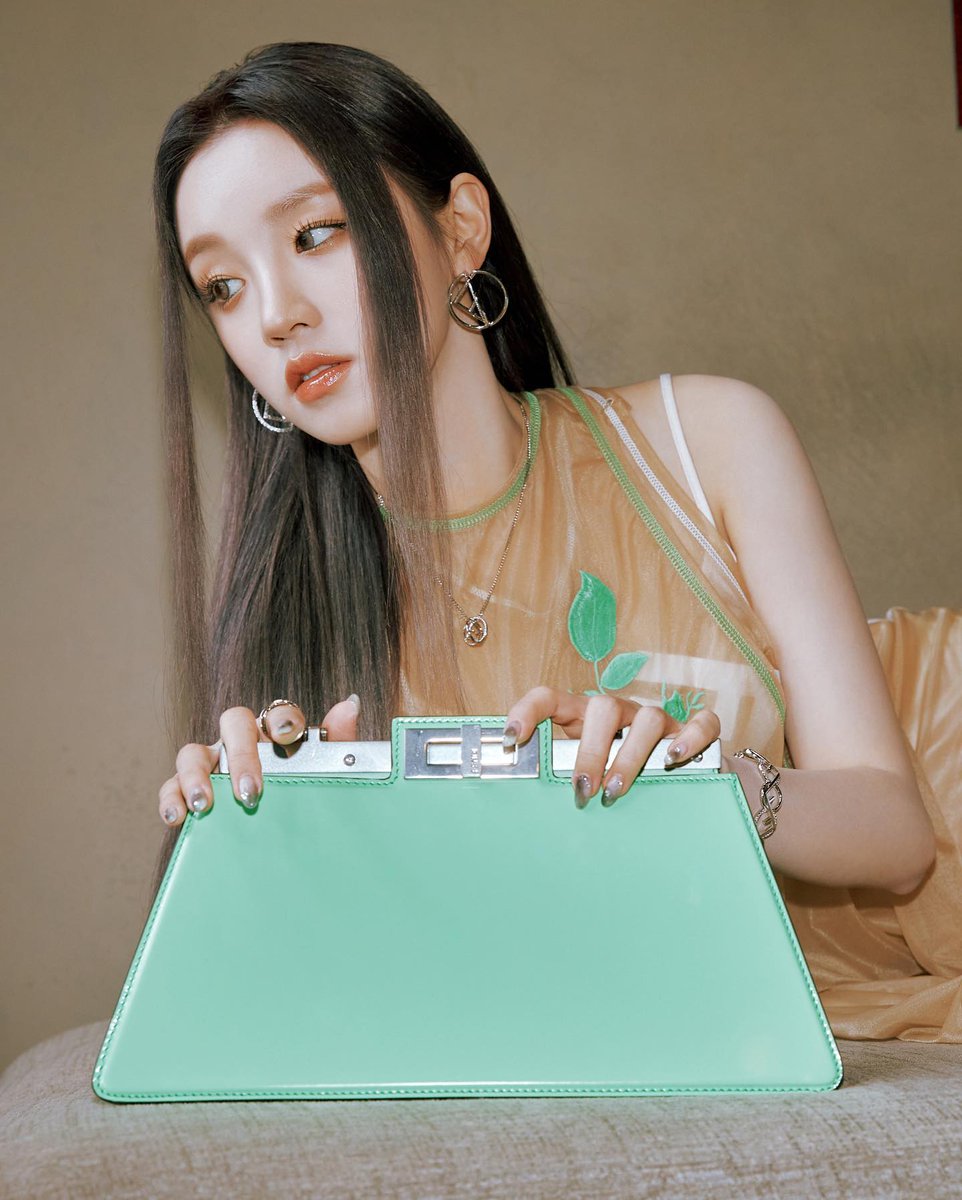 archivesyuqi's tweet photo. 230222 [IG] See u guys later💚💚💚
#FendiFW23
#Fendi
@/fendi
@/mrkimjones
@/silviaventurinifendi
@/delfinadelettrez

#우기 #YUQI #雨琦 #GIDLE #여자아이들 https://t.co/SnCSjUwIUg