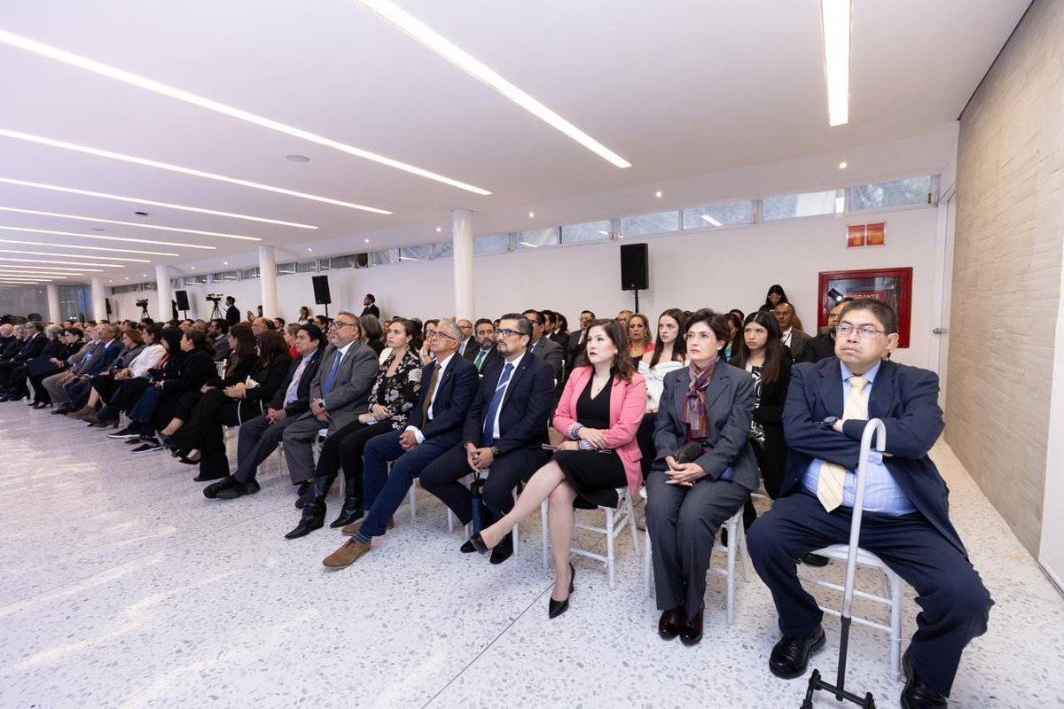 LaSalle_MX's tweet photo. El rector de nuestra universidad, Mtro. Nestor Anaya Marín, fsc, presenta su Primer Informe de gestión, destacando los logros de la comunidad.

En parte, dichos avances están alineados al compromiso de dar continuidad al Rumbo La Salle 2025, que cuenta con 6 líneas estratégicas: https://t.co/bYGBVyBkac