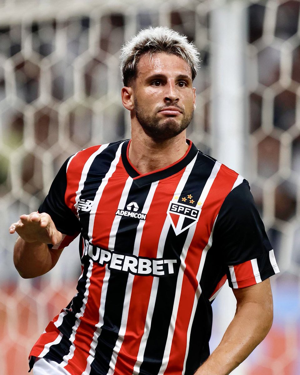 somosaopaulinos's tweet photo. Há exatos 3 anos, em 30 de agosto de 2021, o São Paulo anunciava a contratação de Jonathan Calleri.

Voltou para se tornar ídolo! ❤️ https://t.co/M0ZXJkmzxN