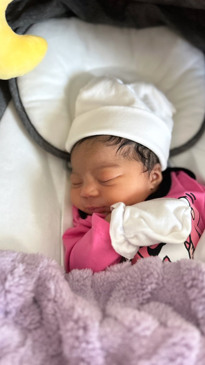 Jayatiani's tweet photo. Jai Amour Lebron 👑💕 Mommie princess 💕 https://t.co/NnKbtX6jGi