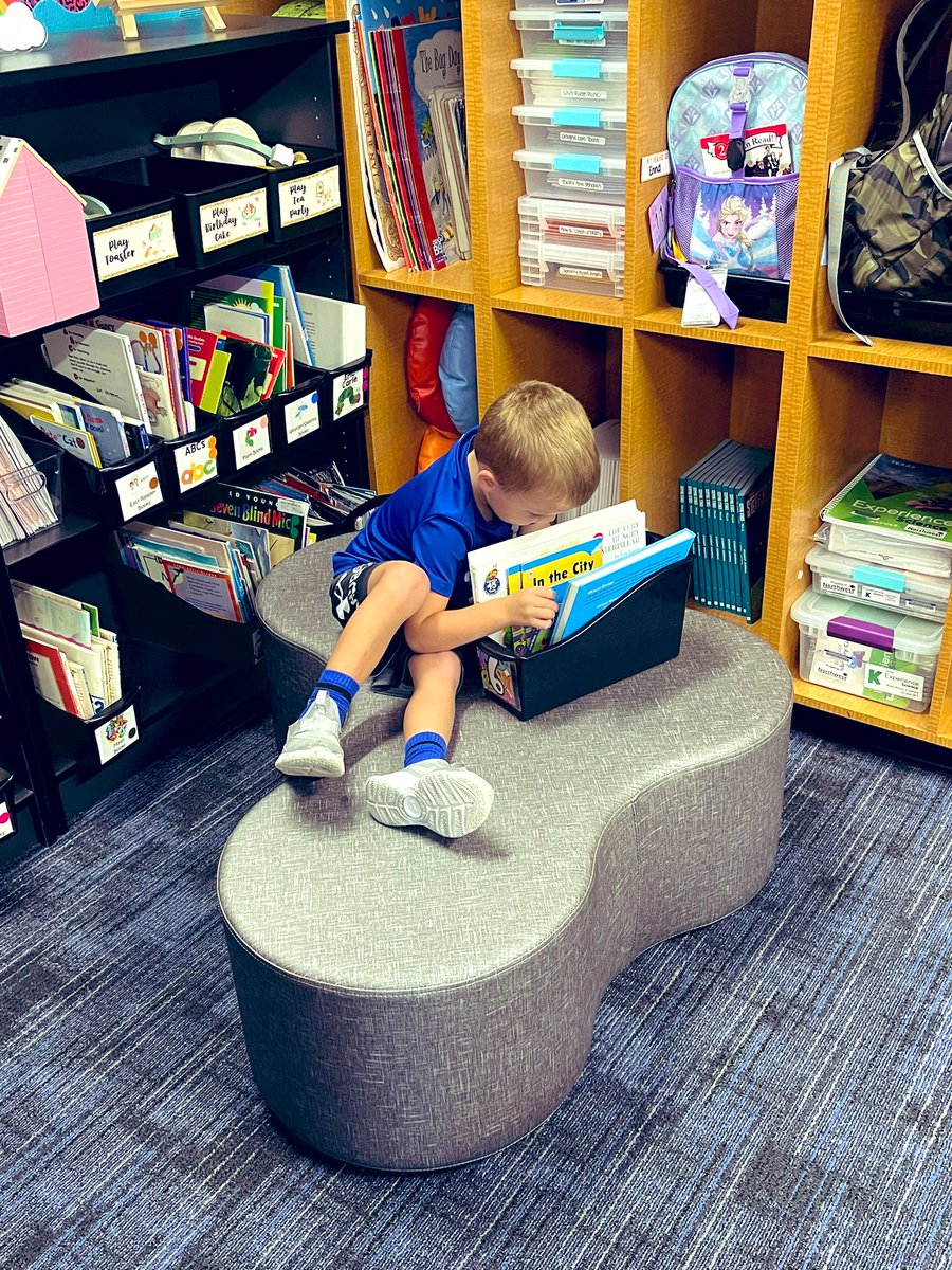 mpsmithtexas's tweet photo. 1st day book box reading!! 📚📚 https://t.co/NMMrEc9aod