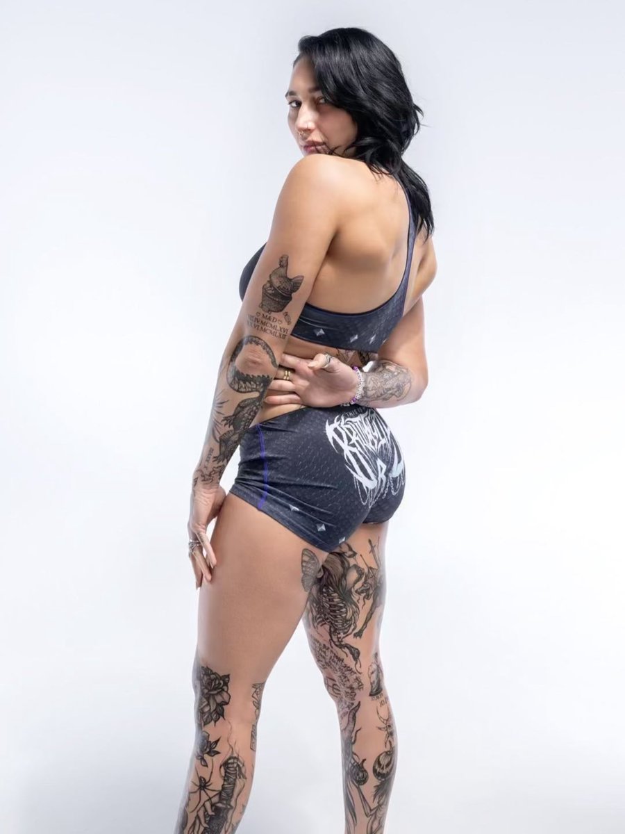 AGlamorousEgo's tweet image. Power defines Greatness! 😏

Bow down to my Brutality. 😈😈😈