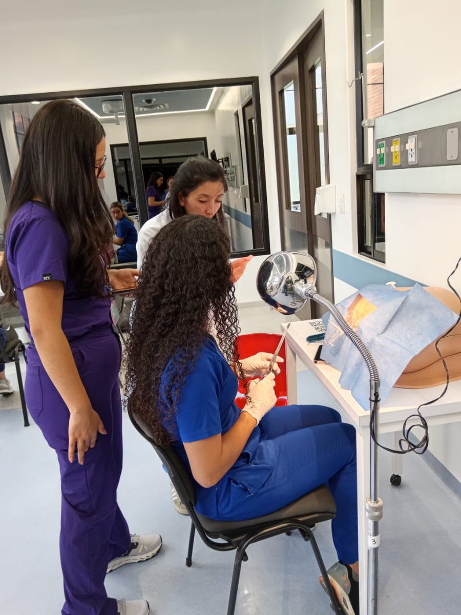 CATAVAORMD's tweet image. Hoy estuve realizando un SkillLab de toma de muestras en ginecología y obstetricia . #innovacion #simulacion #healthsimulation #simulacionmedica
