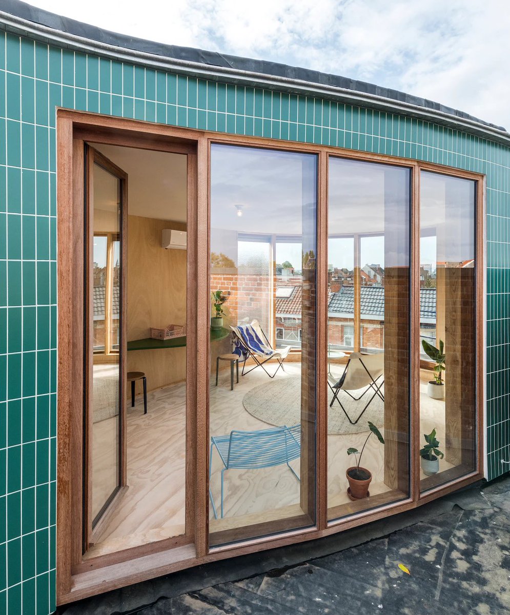 luusssso's tweet photo. A gorgeous green tile townhome in Ghent, Belgium https://t.co/810SbcFVay