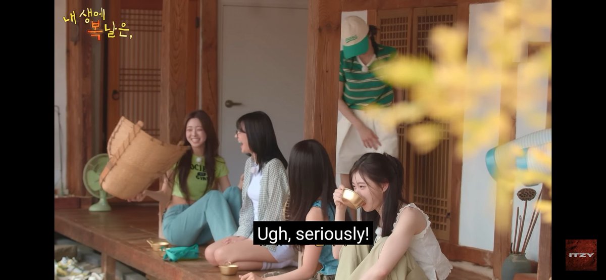 itz_AiRii's tweet photo. Itzy ot5 feels so complete ✨️🩷

Now I need to go on a car ride singing alone with them 🎶🚗

Yeji my girl you did your best 🤣🖤

Lia laughing 🥹 missed this girl so much ❤️

#내생에복날은 #OneSummerDay https://t.co/K6WwNZtGDG