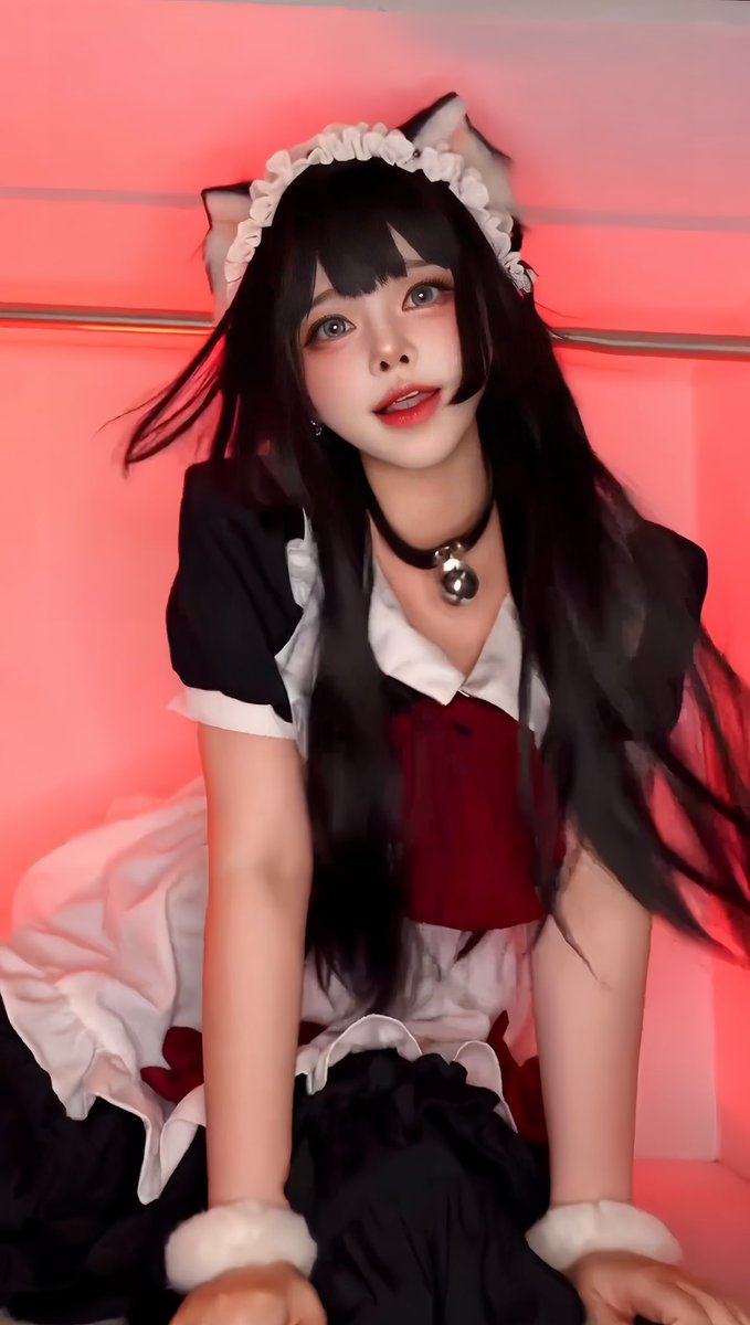 Maid with cat’s ears 🐱❤️
#maid #catears