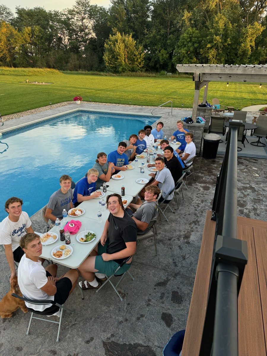 Parents of OG Knights Football tweet media