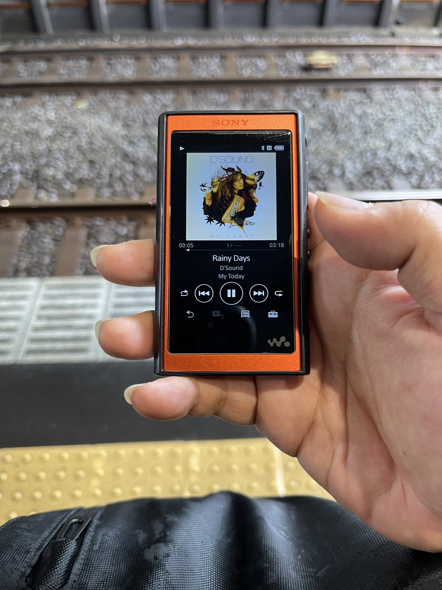 HiroNumber25's tweet photo. 始動。通勤に利用する路線は定刻より30分遅れて運行中
#DSound
https://t.co/qbnVufI00y https://t.co/MAVxEh8ope